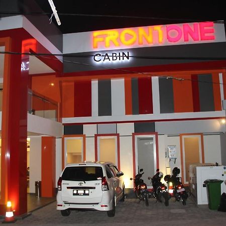 Front One Cabin Malioboro Jogja Джокьякарта Экстерьер фото
