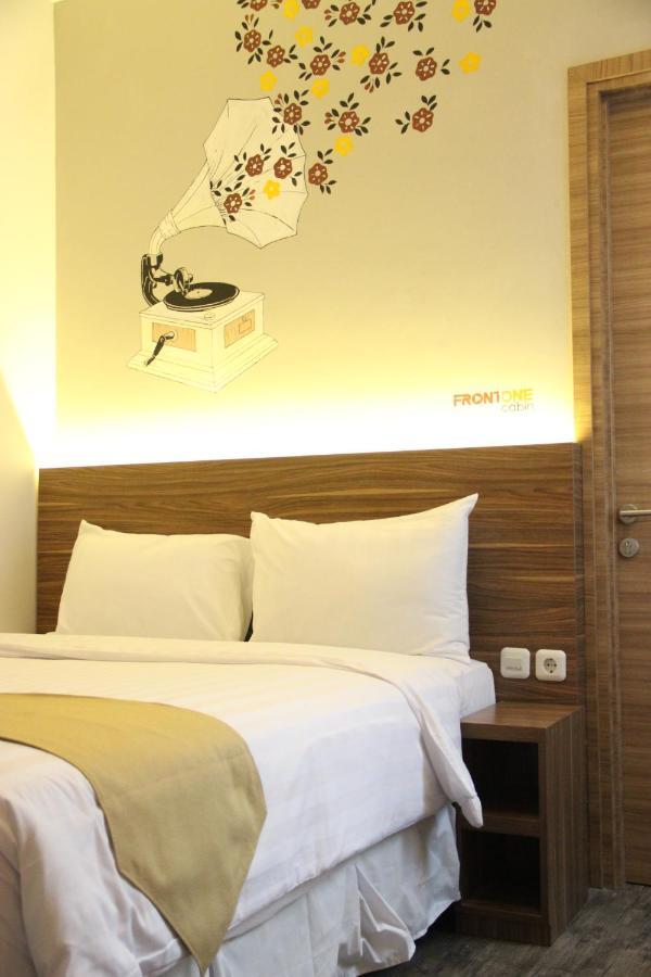 Front One Cabin Malioboro Jogja Джокьякарта Экстерьер фото
