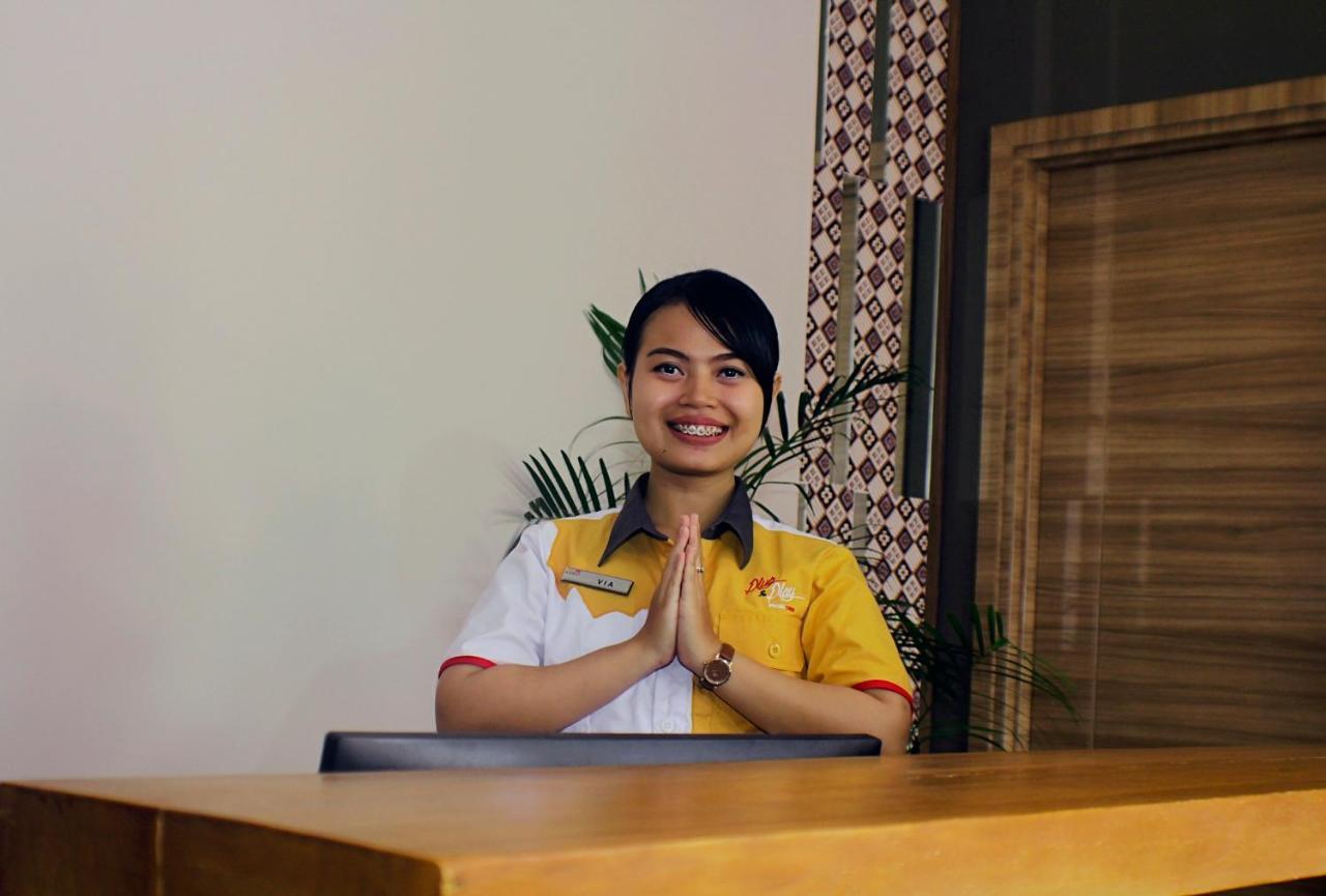 Front One Cabin Malioboro Jogja Джокьякарта Экстерьер фото