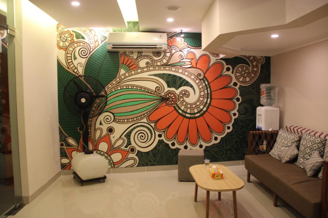 Front One Cabin Malioboro Jogja Джокьякарта Экстерьер фото